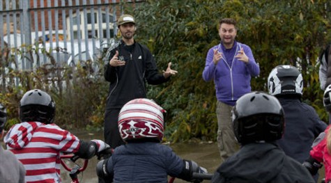 Hackney_BMX_Club_Deaf_Children_signing