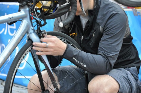 Checking bike tyres